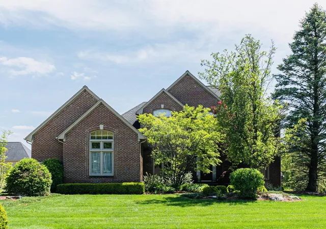 1st image of 3801 Fawn Dr, Rochester, MI 48306 | MLS# 81026024259