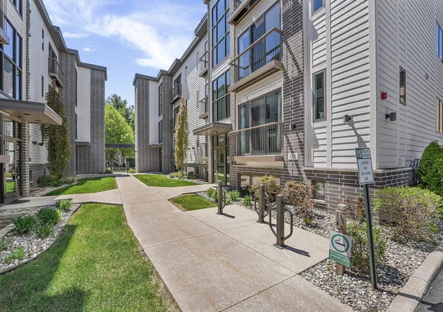 2nd image of 135 E Eighth St, Traverse City, MI 49684 | MLS# 78080068657
