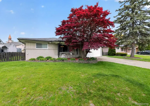 Photo 1 of Sale Pending at 38031 Charwood Dr, Sterling Heights, MI 48312 | MLS# 20261037515 | Listing updated on 2026-10-22