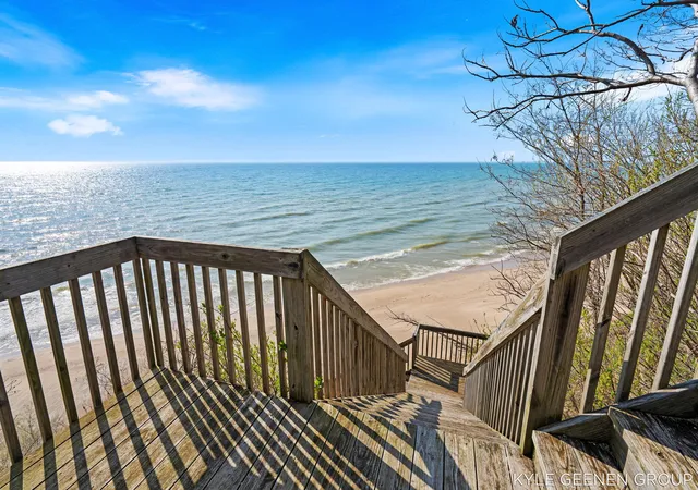 Photo 4 of Single family home for sale at 2817 Lakeshore Dr, Saugatuck Township Allegan, MI 49408 | MLS# 71026024408 | Listing updated on 2026-09-09
