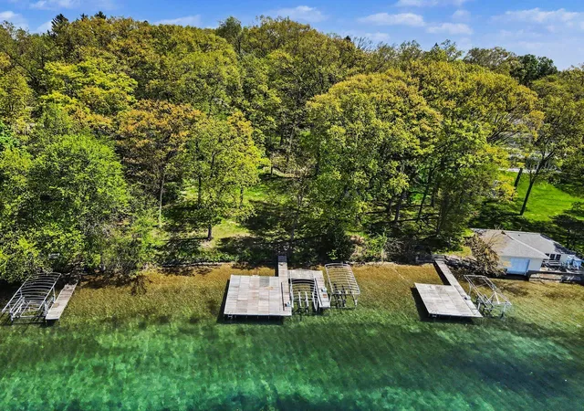 3rd image of 4630 E Gull Lake Dr, Hickory Corners, MI 49060 | MLS# 69026024414