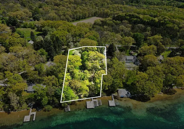 54th image of 4630 E Gull Lake Dr, Hickory Corners, MI 49060 | MLS# 69026024414