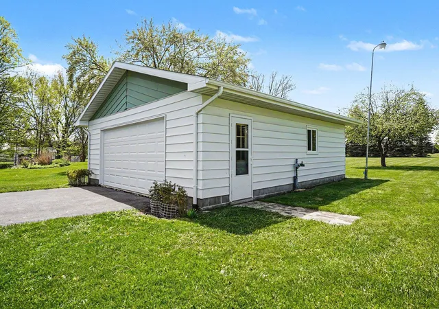 5th image of 1921 N Huron Rd, Tawas City, MI 48763 | MLS# 77080068697