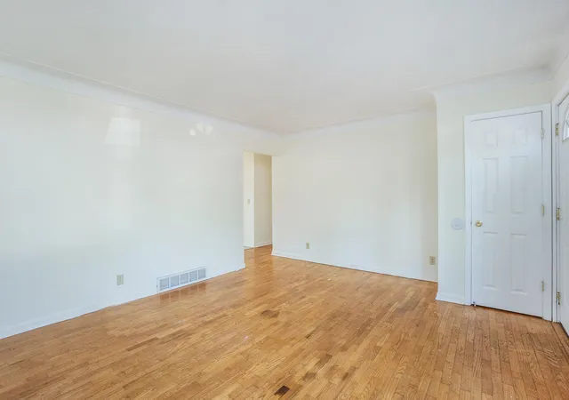 Photo 3 of Single family home for sale at 1315 Sutherland Ave, Kalamazoo, MI 49006 | MLS# 66026024443 | Listing updated on 2026-06-06