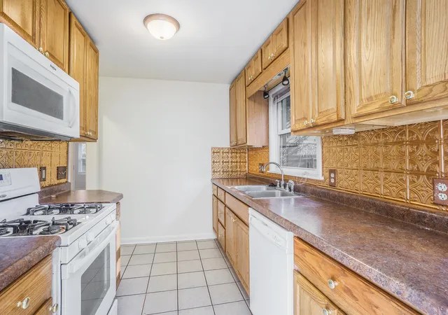 Photo 4 of Single family home for sale at 1315 Sutherland Ave, Kalamazoo, MI 49006 | MLS# 66026024443 | Listing updated on 2026-06-06