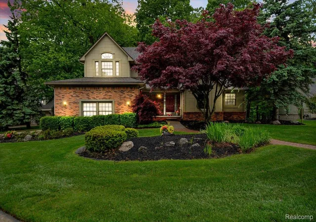 Photo 1 of Sale Pending at 28335 Golf Pointe Blvd, Farmington Hills, MI 48331 | MLS# 20261037585 | Listing updated on 2026-06-14
