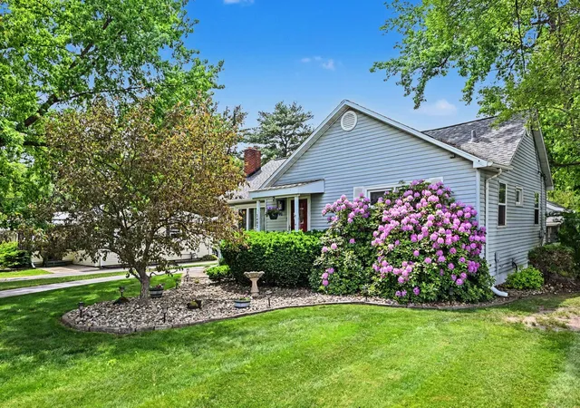Photo 3 of Single family home for sale at 2402 S 3rd Street, Niles, MI 49120 | MLS# 69026024465 | Listing updated on 2026-06-02