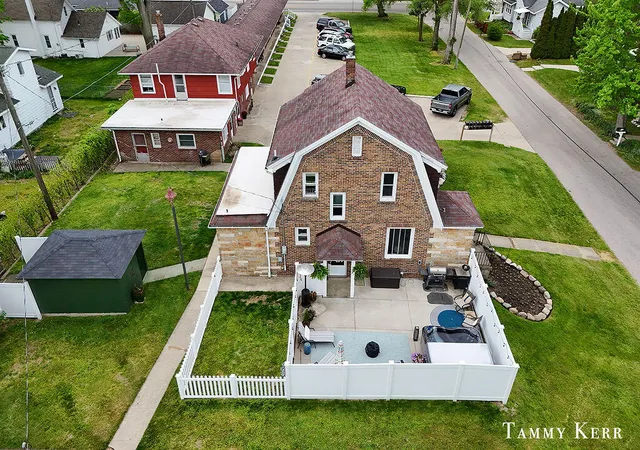 Photo 4 of House for sale at 1159 S Shore Dr, Holland, MI 49423 | MLS# 71026024468 | Listing updated on 2026-07-23