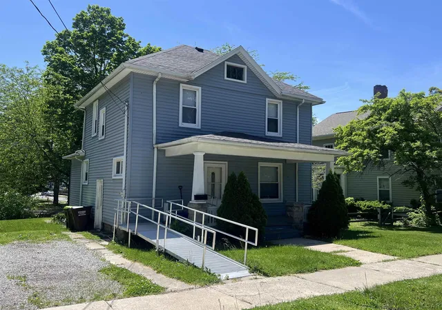 Photo 2 of Single family home for sale at 408 Toledo St, Adrian, MI 49221 | MLS# 56050208702 | Listing updated on 2026-06-03