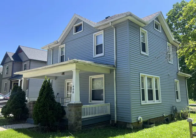 Photo 3 of Single family home for sale at 408 Toledo St, Adrian, MI 49221 | MLS# 56050208702 | Listing updated on 2026-06-03