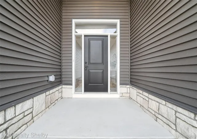 Photo 3 of Single family home for sale at 52030 Wellington Valley Dr, Macomb, MI 48042 | MLS# 20261037618 | Listing updated on 2026-07-13