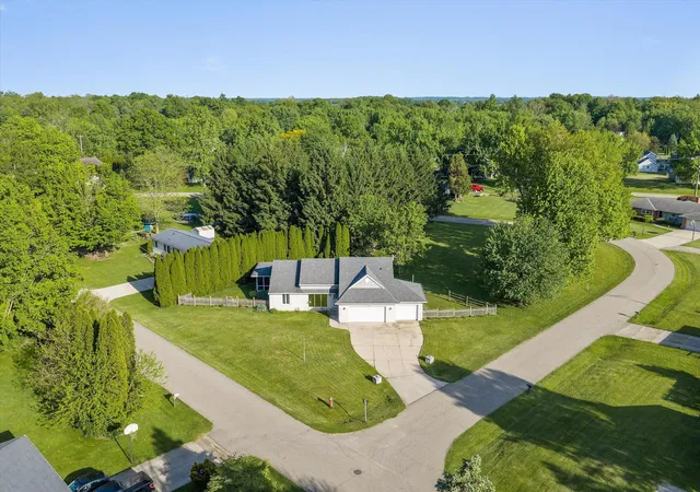 Photo 3 of Single family home for sale at 22401 Happy Dr, Cassopolis, MI 49031 | MLS# 69026024485 | Listing updated on 2026-10-01