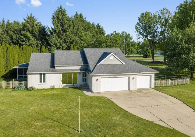 36th image of 22401 Happy Dr, Cassopolis, MI 49031 | MLS# 69026024485