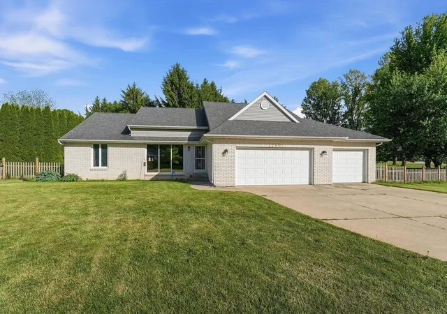 5th image of 22401 Happy Dr, Cassopolis, MI 49031 | MLS# 69026024485