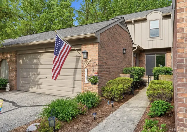 1st image of 1687 Lodge Pole Ln, Rochester Hills, MI 48309 | MLS# 20261037628