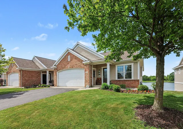 Listing Photo 2 - Condo for sale in building located at 6011 Elmwood Lake Dr, Hudsonville, MI 49426