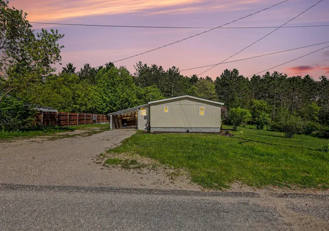 Photo 3 of Single family home for sale at 315 Elm St, East Jordan, MI 49727 | MLS# 67026024508 | Listing updated on 2026-05-24