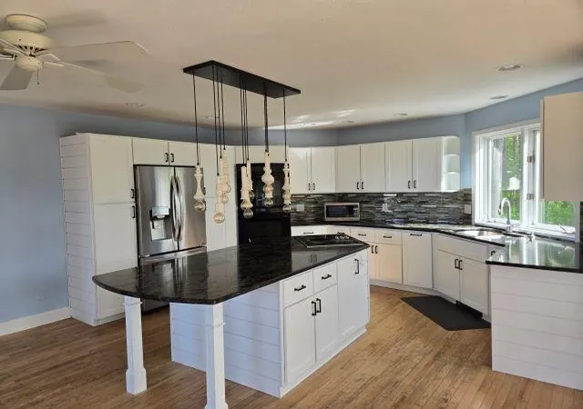 Photo 3 of Single family home for sale at 1177 Fairway Pointe Dr, Traverse City, MI 49696 | MLS# 78080068723 | Listing updated on 2026-09-17