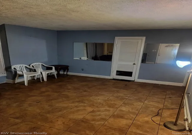 Photo 3 of Single family home for sale at 9135 Winthrop St, Detroit, MI 48228 | MLS# 20261037646 | Listing updated on 2026-10-21