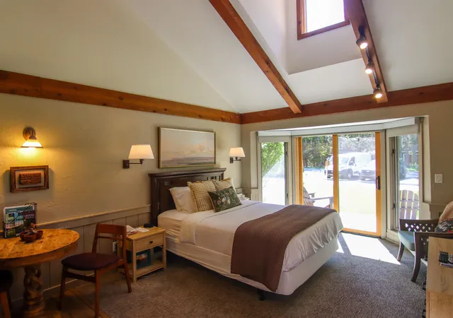 Listing Photo 5 - Condo for sale in building located at 7825 Washtenaw Dr, Interlochen, MI 49683
