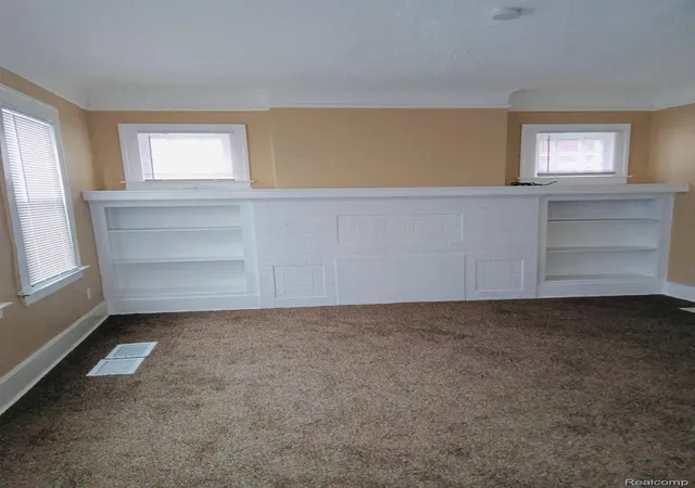 Listing Photo 5 - Condo for sale in building located at 4215 Dickerson St, Detroit, MI 48215