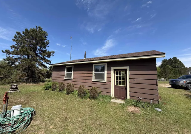 3rd image of 13158 Cinder Rd, Beulah, MI 49617 | MLS# 78080068730