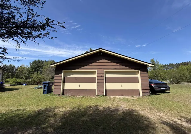 4th image of 13158 Cinder Rd, Beulah, MI 49617 | MLS# 78080068730