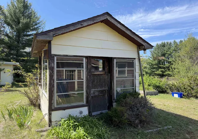 5th image of 13158 Cinder Rd, Beulah, MI 49617 | MLS# 78080068730