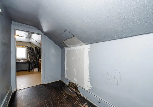 Listing Photo 2 - Condo for sale in building located at 561 Heck Ct, Benton Harbor, MI 49022 - Unit #