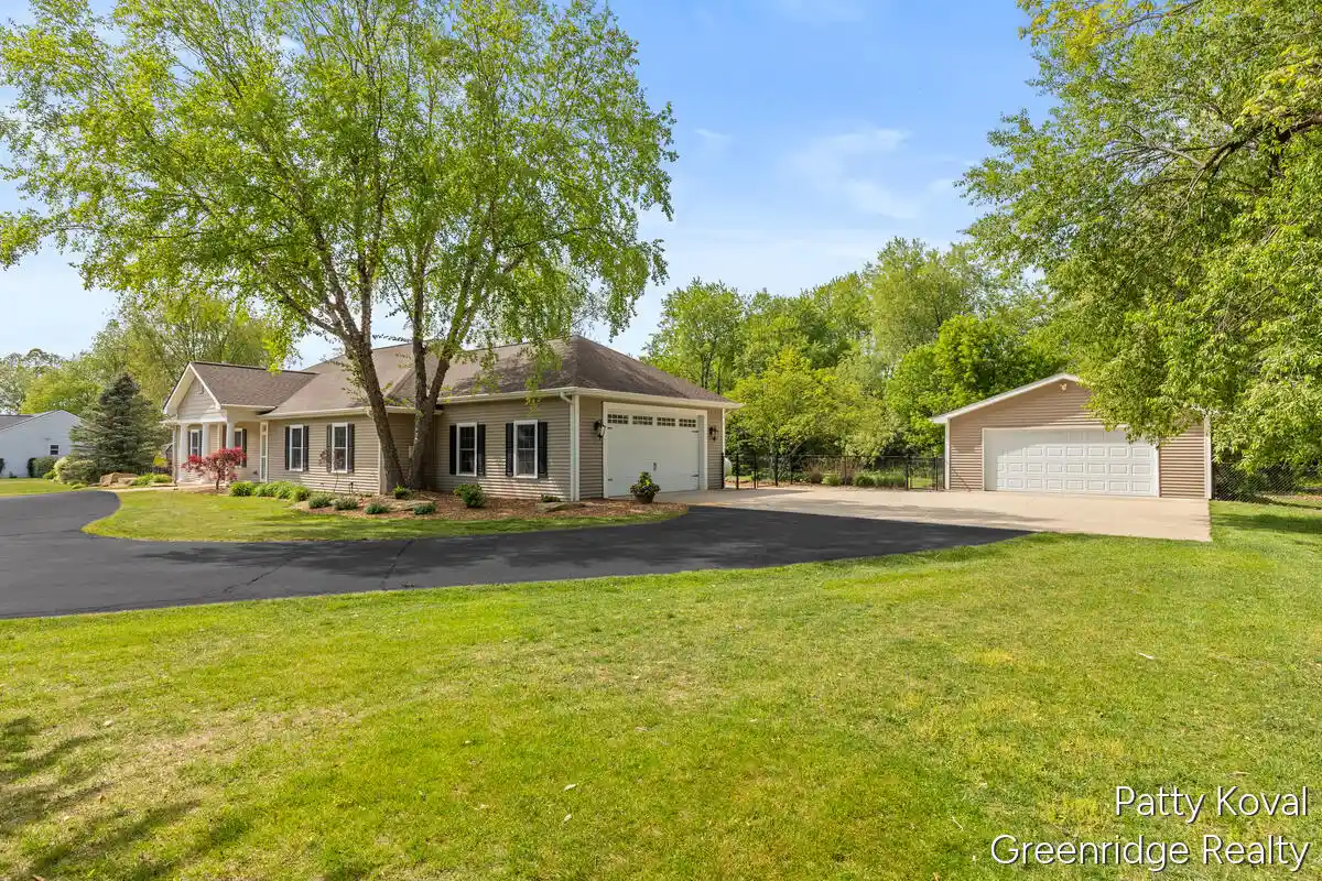 Photo 1 of Single family home for sale at 4454 Foxmoor Ct, Middleville, MI 49333 | MLS# 65026024535 | Listing updated on 2026-09-15