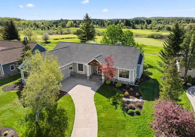 Photo 2 of Single family home for sale at 5148 Arrowhead Cir, Williamsburg, MI 49690 | MLS# 78080068732 | Listing updated on 2026-05-26