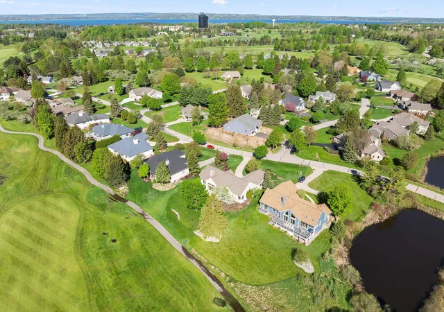 Photo 3 of Single family home for sale at 5148 Arrowhead Cir, Williamsburg, MI 49690 | MLS# 78080068732 | Listing updated on 2026-05-26
