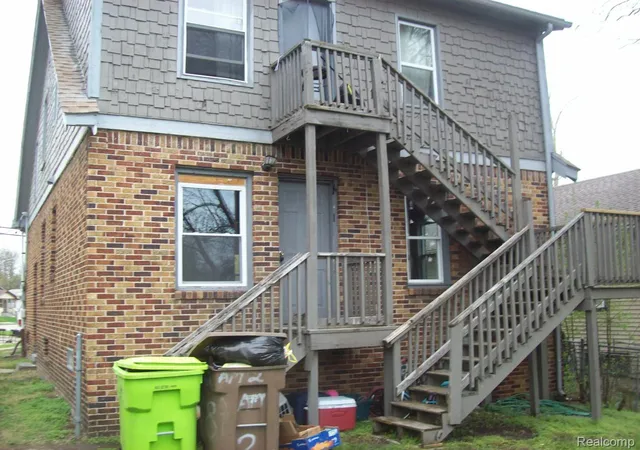 Listing Photo 2 - Condo for sale in building located at 38 Cadillac St, Pontiac, MI 48342