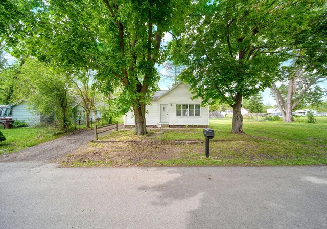 Homes for sale in Summit Township Jackson, MI | 105 Trumble Ave, Summit Township Jackson, MI 49203 | MLS# 55026024542