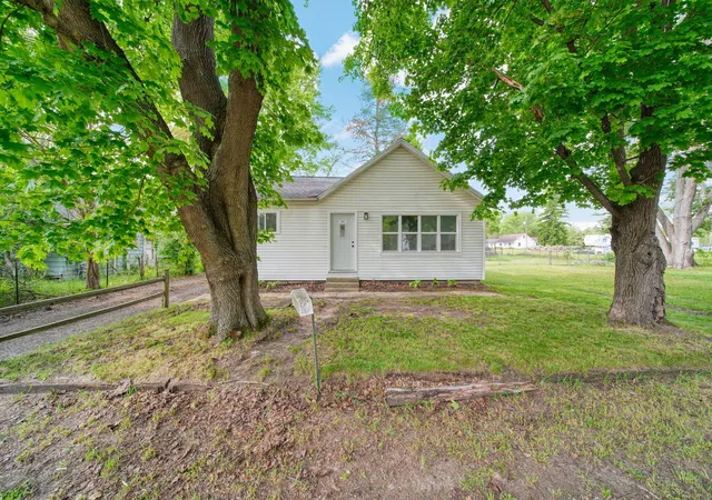 Homes for sale in Summit Township Jackson, MI | 105 Trumble Ave, Summit Township Jackson, MI 49203 | MLS# 55026024542