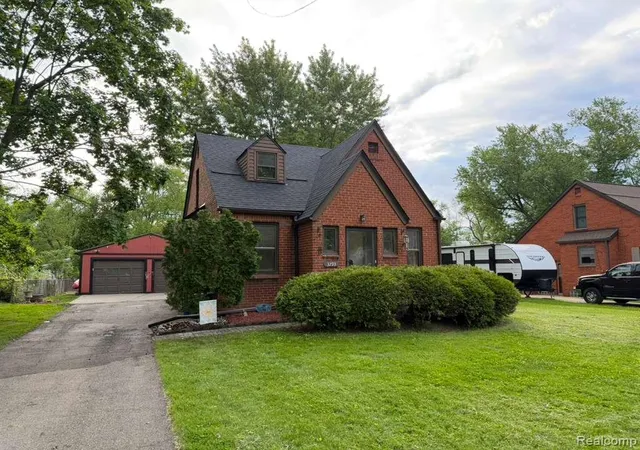 1st image of 3793 Lincolnshire Rd, Waterford, MI 48328 | MLS# 20261037694