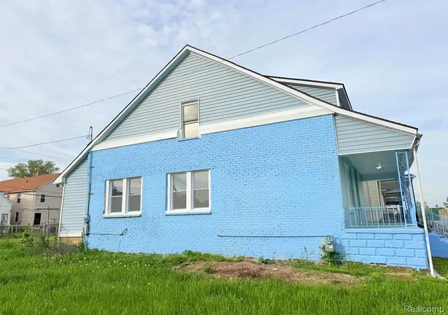 3rd image of 5041 Edwin St, Hamtramck, MI 48212 | MLS# 20261037701