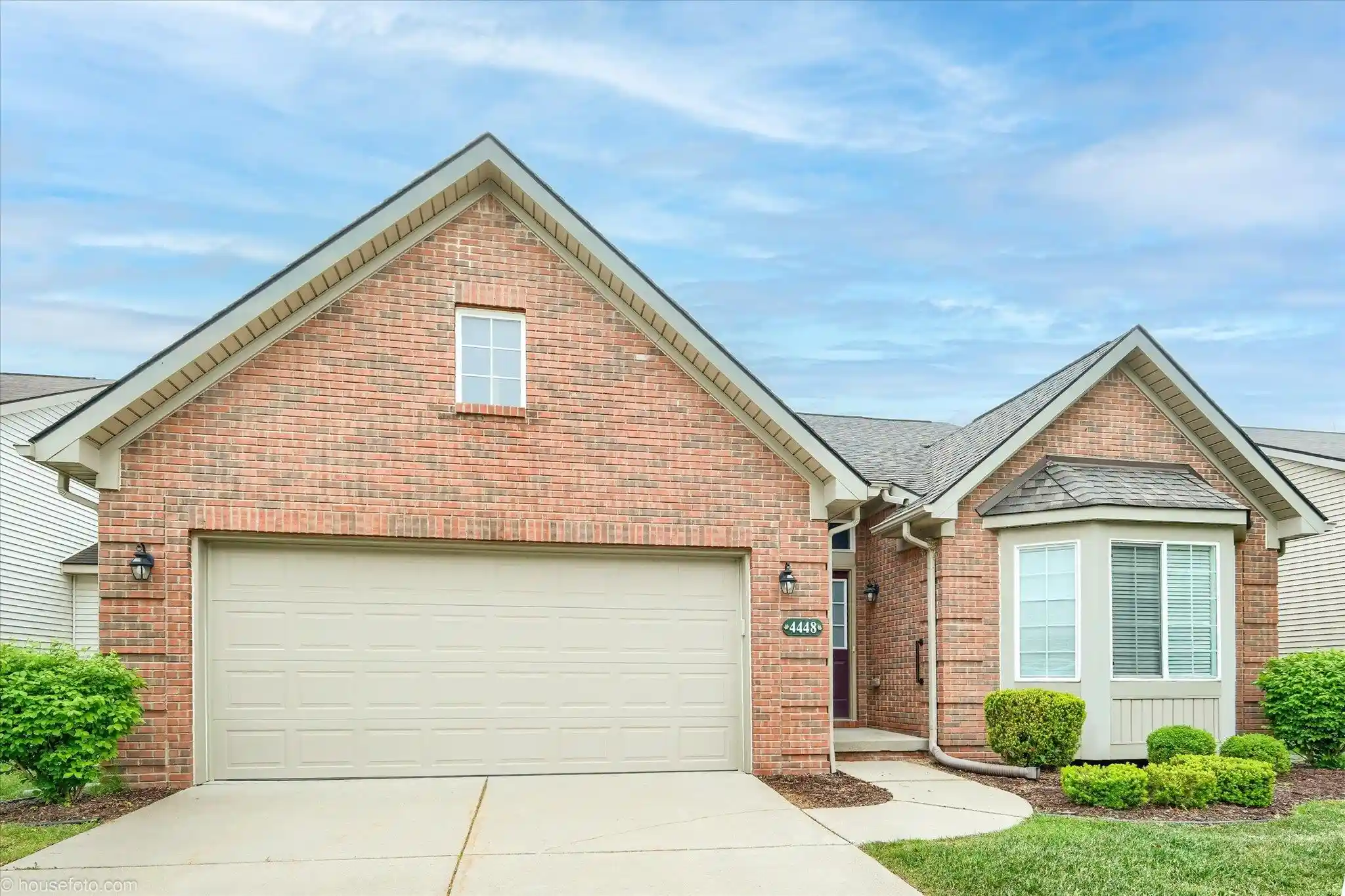 Listing Photo 2 - Condo for sale in 4448 Sunset Blvd located at 4448 Sunset Blvd, Grand Blanc, MI 48439 - Unit 4448 Sunset Blvd