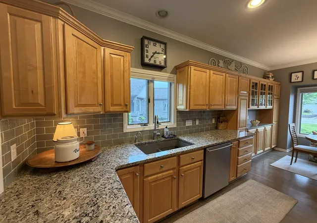 Listing Photo 3 - Condo for sale in building located at 1910 Hidden Oak Ct SE, Grand Rapids, MI 49546