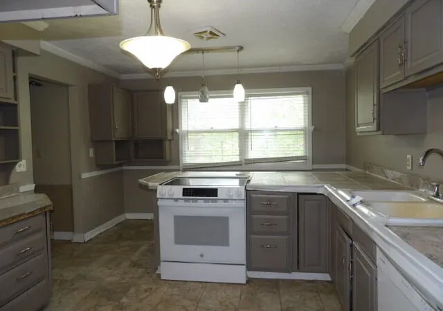 5th image of 243 Devon Rd, Battle Creek, MI 49015 | MLS# 64026024591