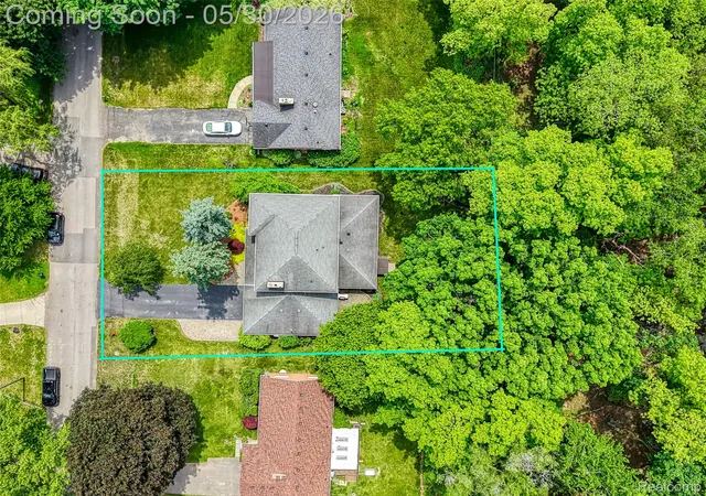 Photo 3 of Single family home for sale at 2172 Devonshire Rd, Bloomfield Hills, MI 48302 | MLS# 20261037776 | Listing updated on 2026-06-13