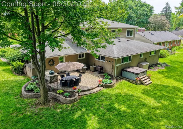 Photo 4 of Single family home for sale at 2172 Devonshire Rd, Bloomfield Hills, MI 48302 | MLS# 20261037776 | Listing updated on 2026-06-13