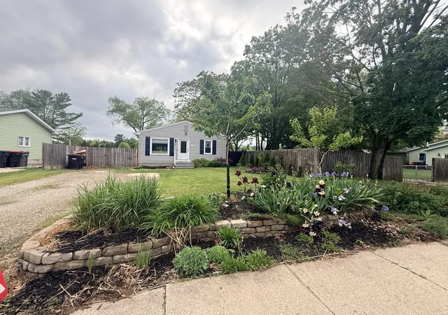 Homes for sale in Grandville City Kent, MI | 3233 Wayburn Ave Sw, Grandville City Kent, MI 49418 | MLS# 65026024608