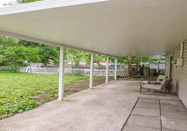3rd image of 2812 Cabot Dr, Lansing, MI 48911 | MLS# 58050208793