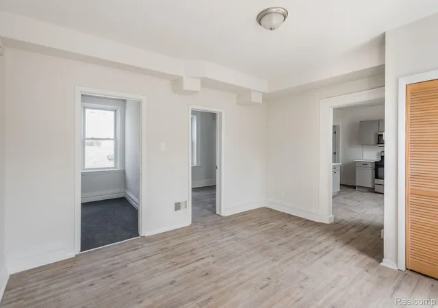Listing Photo 5 - Condo for sale in building located at 1124 Mckinstry St, Detroit, MI 48209