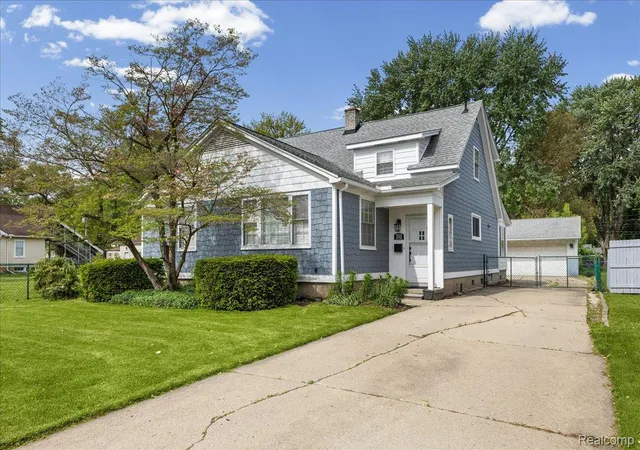 Photo 1 of Sale Pending at 253 N Rose St, Mount Clemens, MI 48043 | MLS# 20261037825 | Listing updated on 2026-06-18