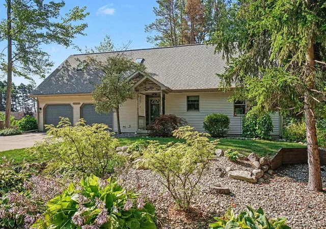 2nd image of 11279 Sarle Rd, Freeland, MI 48623 | MLS# 61050208805