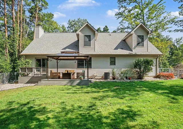 24th image of 11279 Sarle Rd, Freeland, MI 48623 | MLS# 61050208805