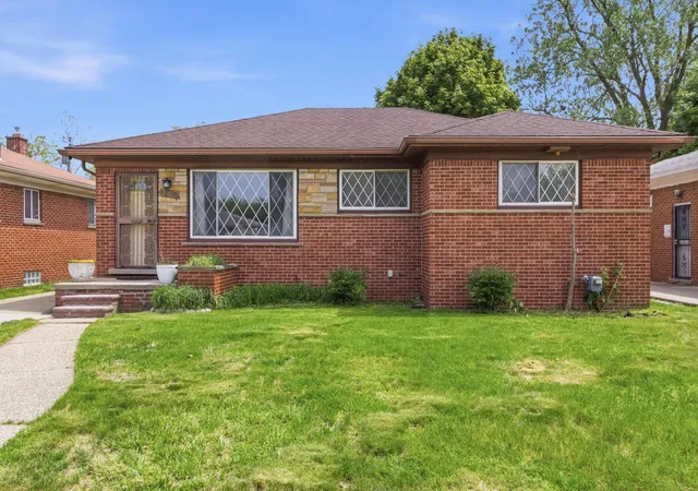 Photo 2 of Single family home for sale at 21630 Westhampton St, Oak Park, MI 48237 | MLS# 81026024642 | Listing updated on 2026-06-05