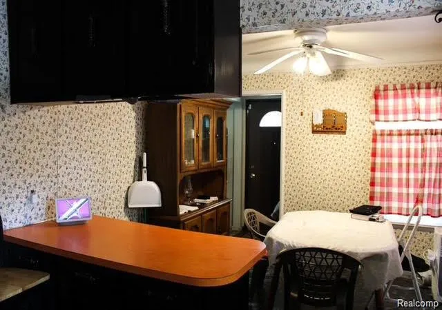 5th image of 15605 Carlisle, Detroit, MI 48205 | MLS# 20261037877